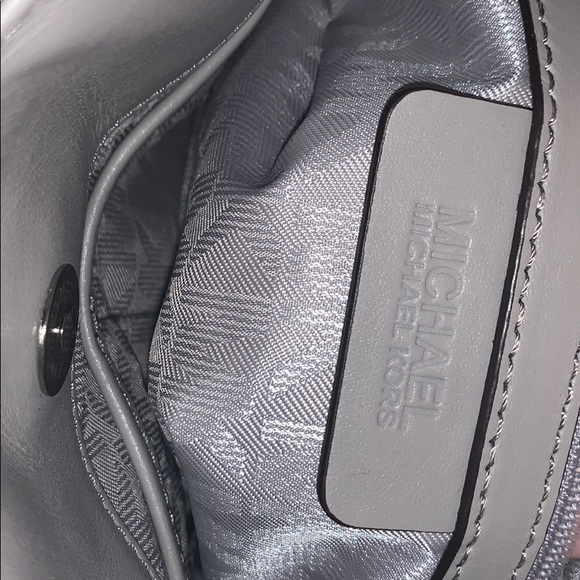 Michael Kors East West Hamilton Large Tote - Picture 3 of 6